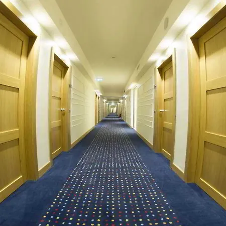 International Airport Hotel 4*