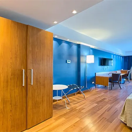 International Airport Hotel 4*