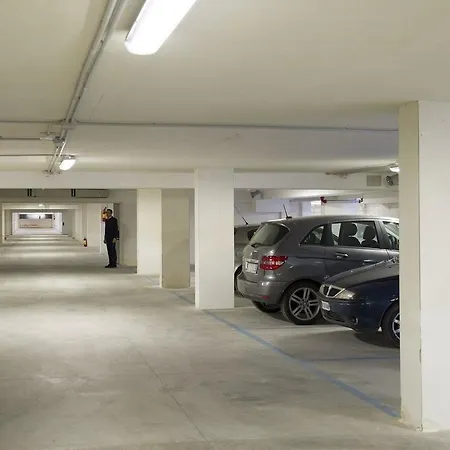International Airport Szálloda 4*