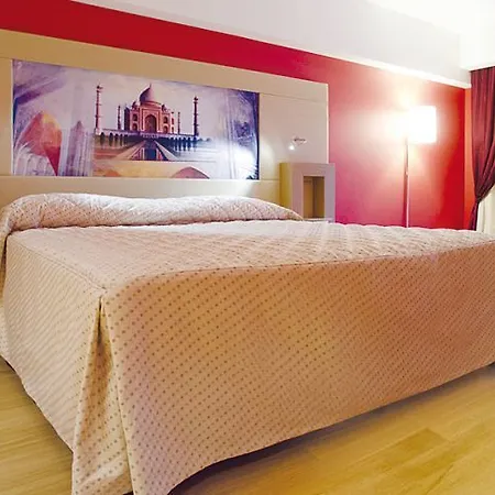 Hotel International Airport 4*