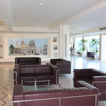Hotel International Airport 4*